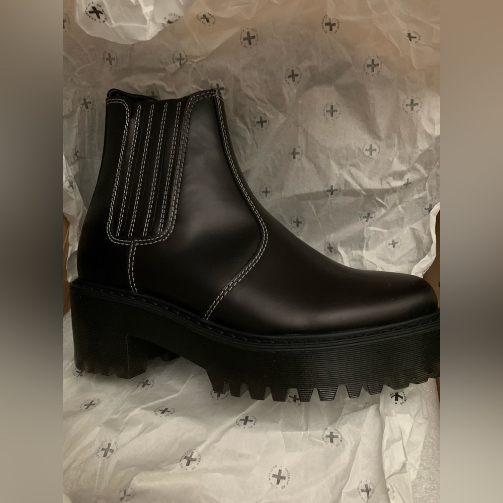 Dr. Martens Rometty 
Contrast Stitch Platform Chelsea Boot - Picture 4 of 5